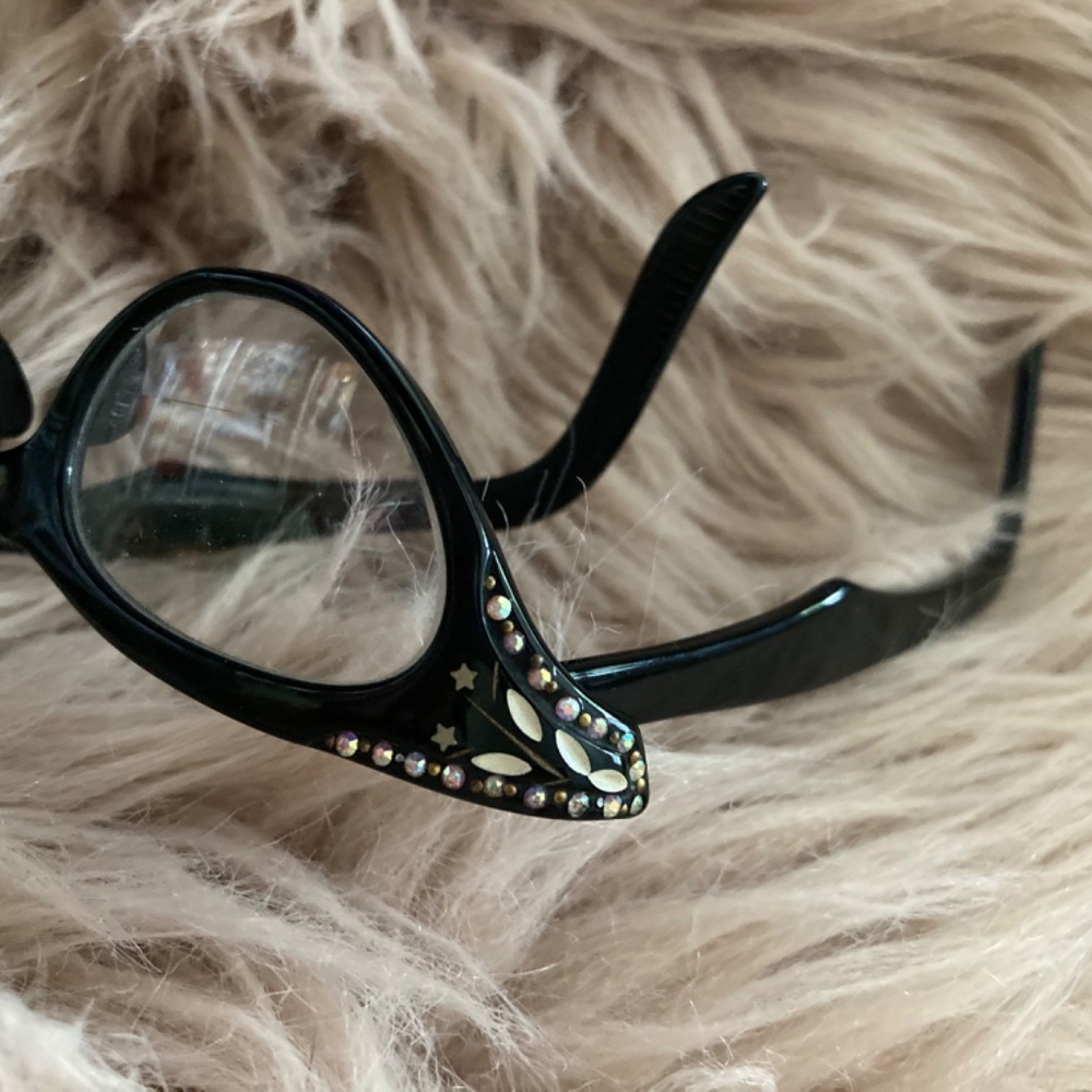 Eyeglass frames - Picture 2 of 3